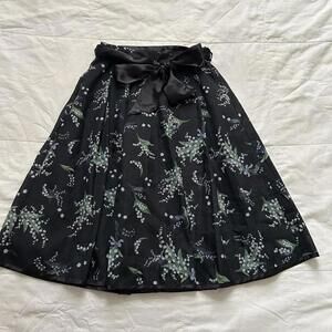 Axes Femme navy & white Lily of the valley floral skirt with bow Size medium